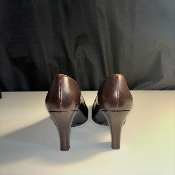 Vintage Chanel Double CC Cap Toe Lambskin Heel Pumps 
Dark Brown - Picture 13 of 16